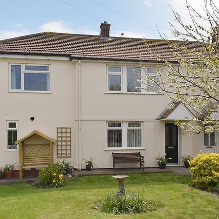 The Garth Villa Whitby Exterior photo