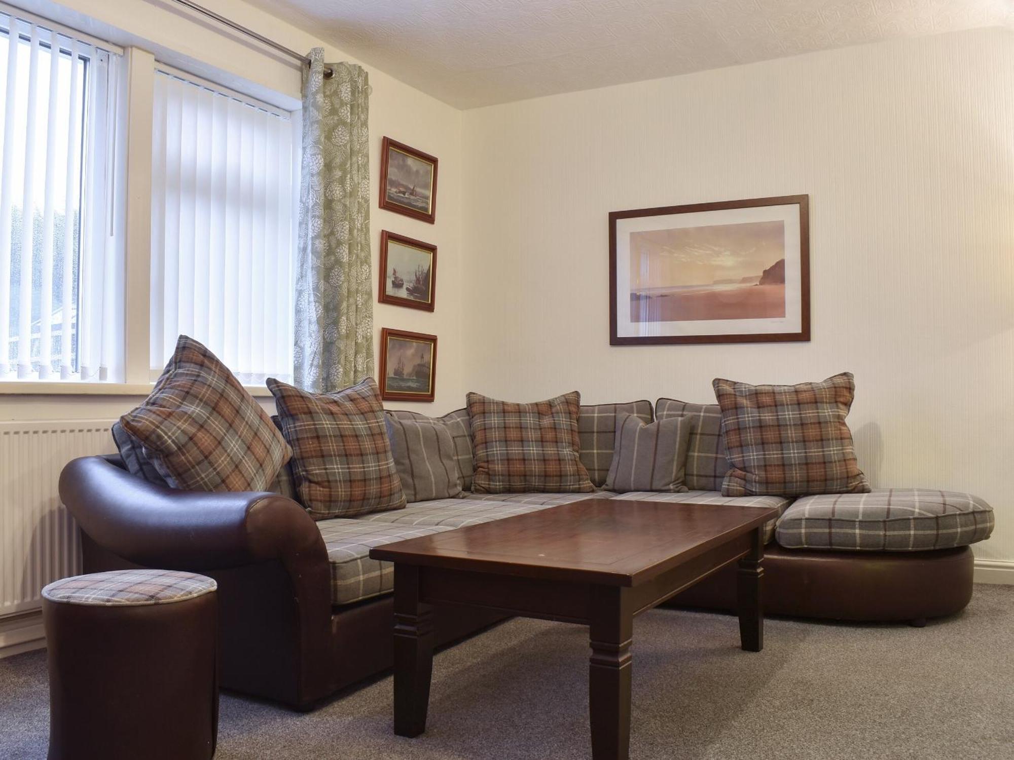 The Garth Villa Whitby Exterior photo