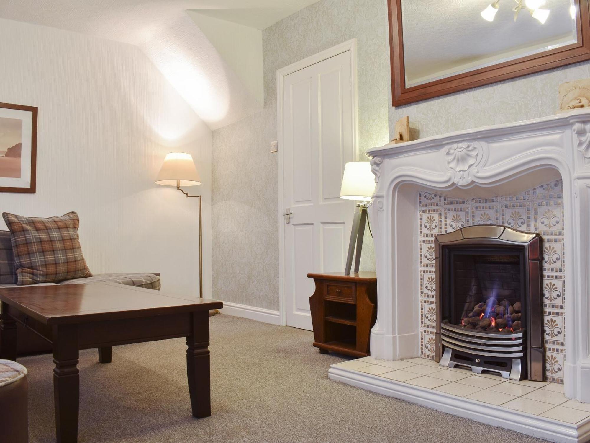 The Garth Villa Whitby Exterior photo